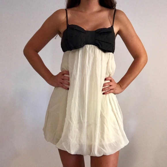 Black and white dress - Picture 2 of 8